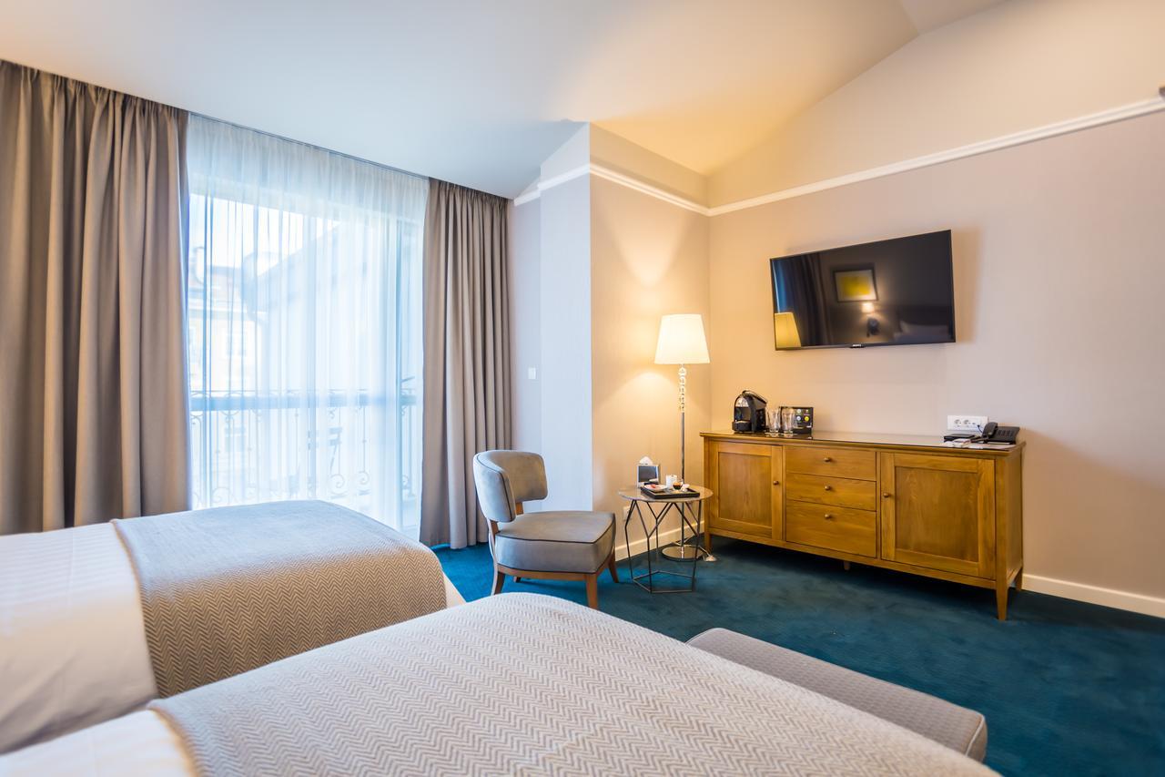 Hotel Residence Promenade Burgas Exterior foto A room at the hotel